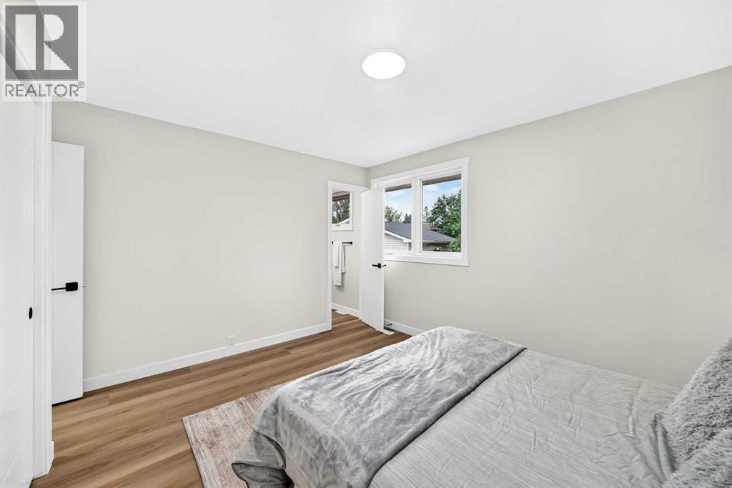 545 Madeira Drive NE - Image 15