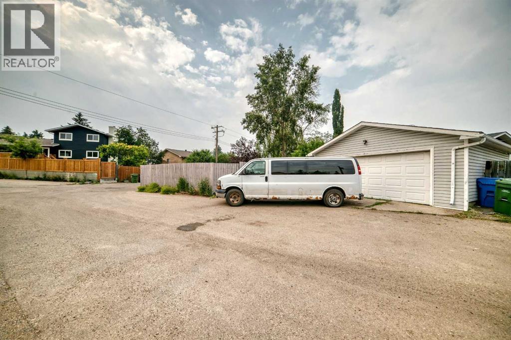 545 Madeira Drive NE - Image 44