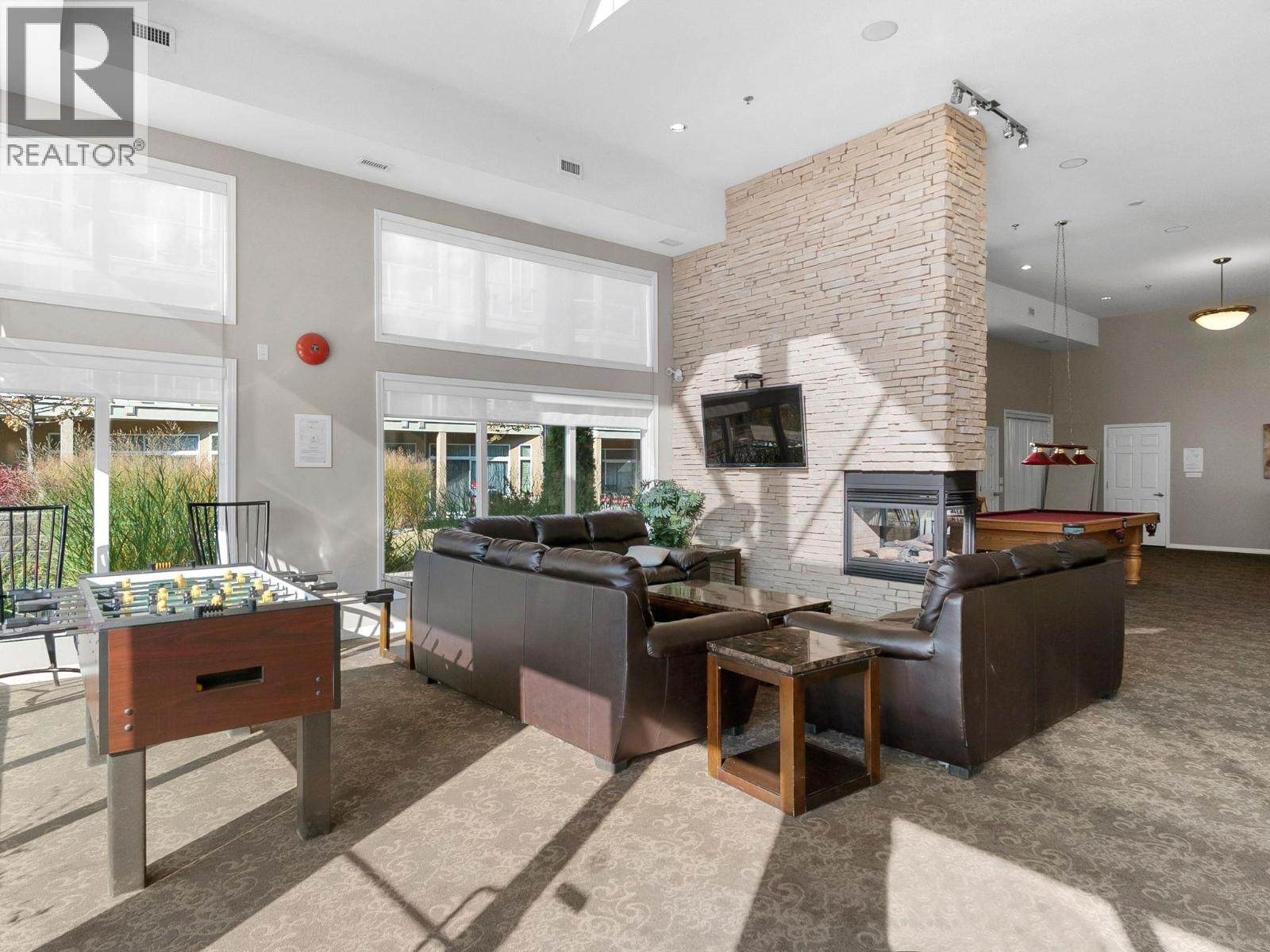 #242 1088 Sunset Drive - 21