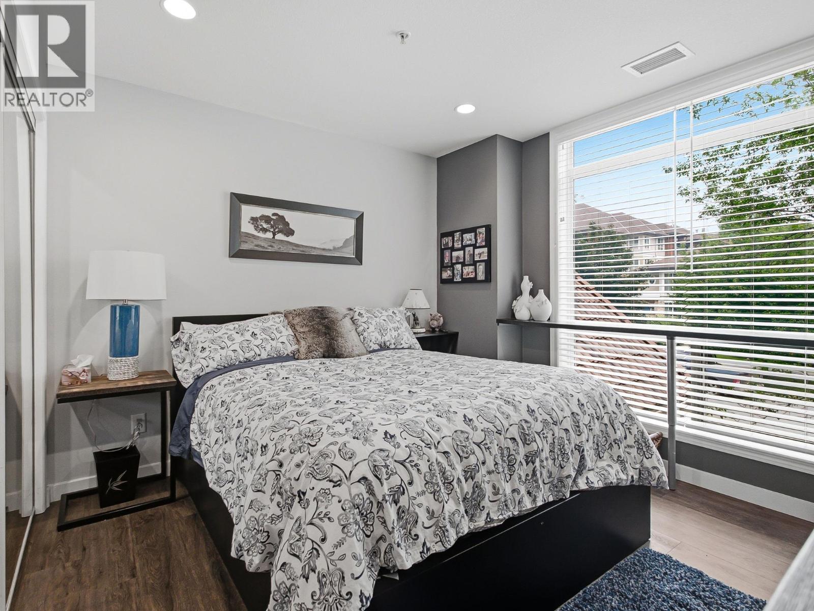 #242 1088 Sunset Drive - 15