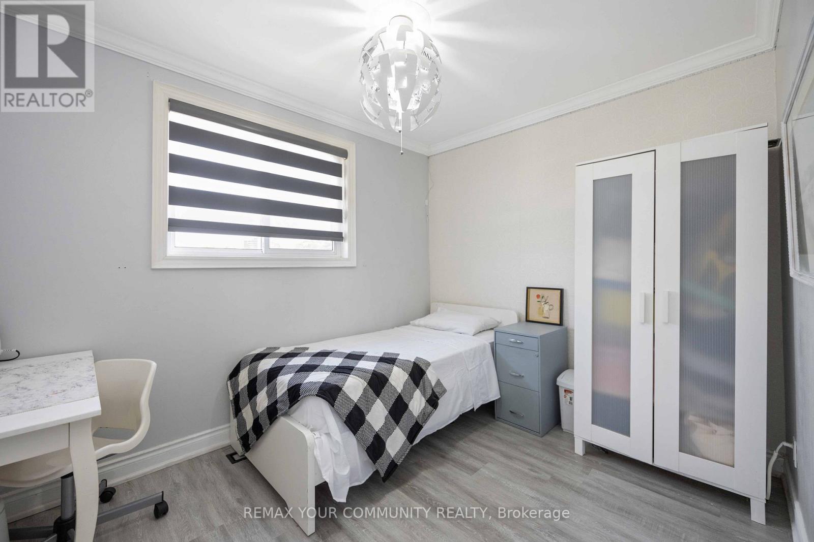 62 SECROFT CRESCENT - 11