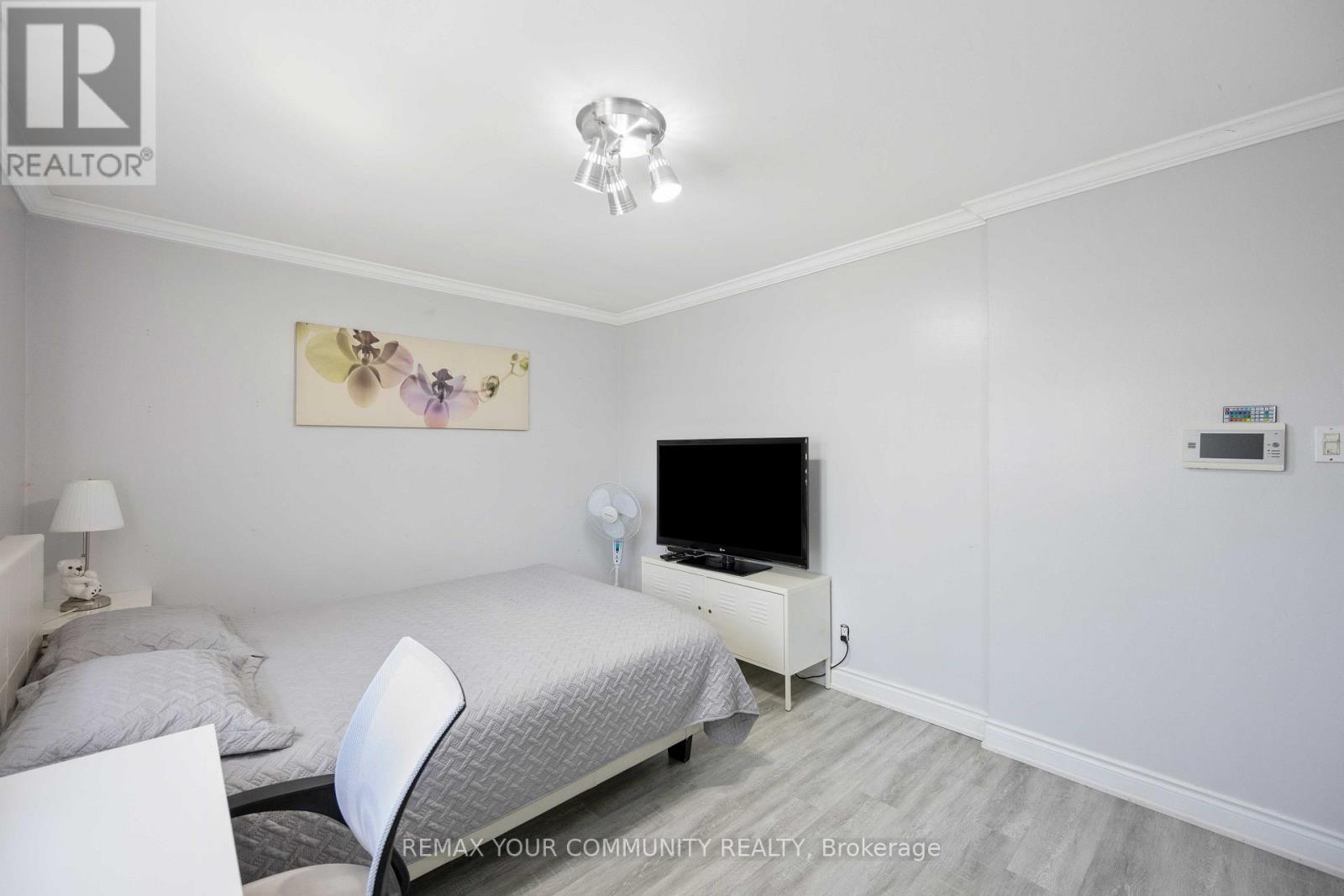62 SECROFT CRESCENT - 12