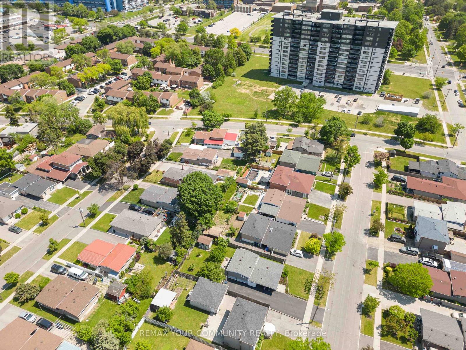 62 SECROFT CRESCENT - 22