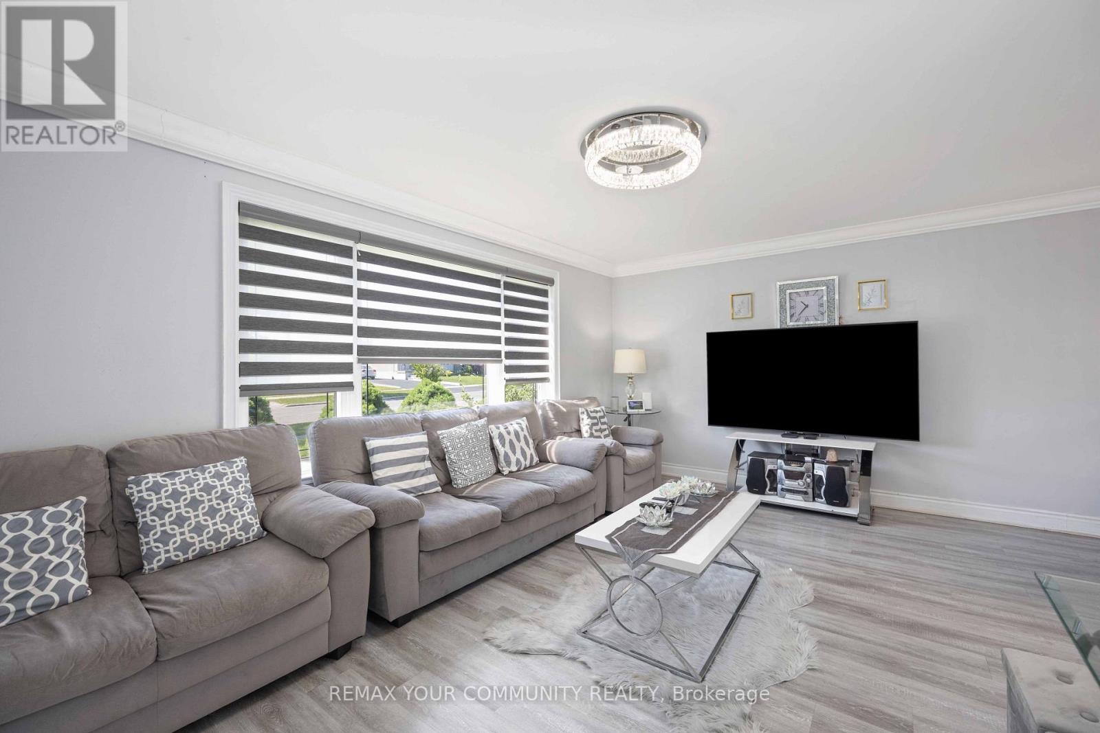 62 SECROFT CRESCENT - Image 3