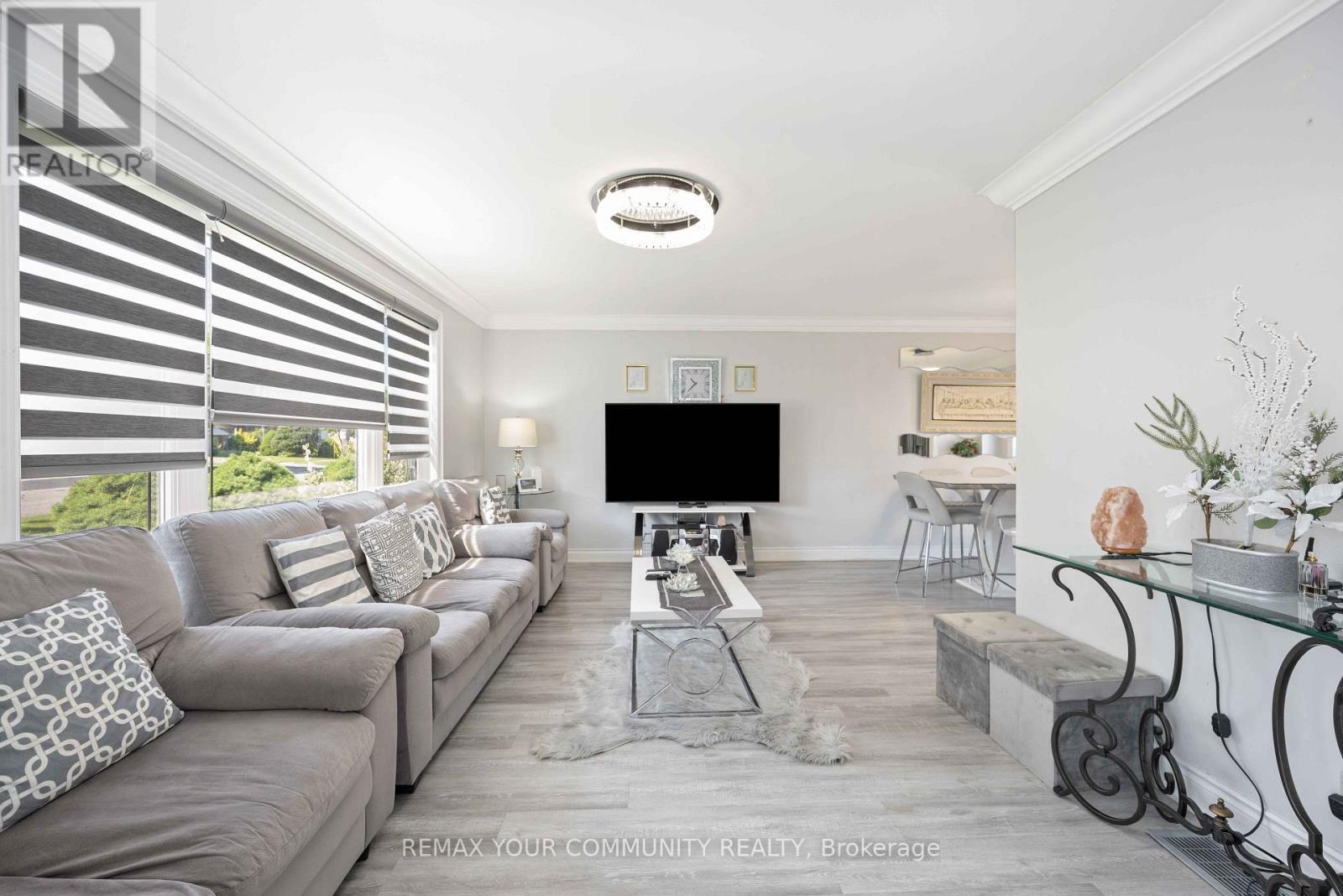 62 SECROFT CRESCENT - 4