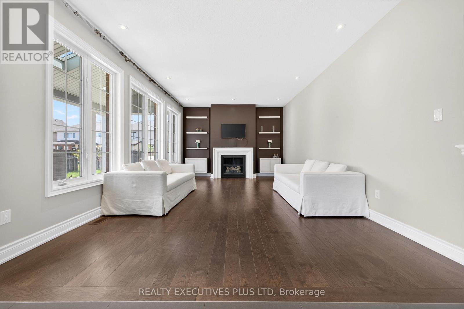 1 SUNSET WAY - Image 17