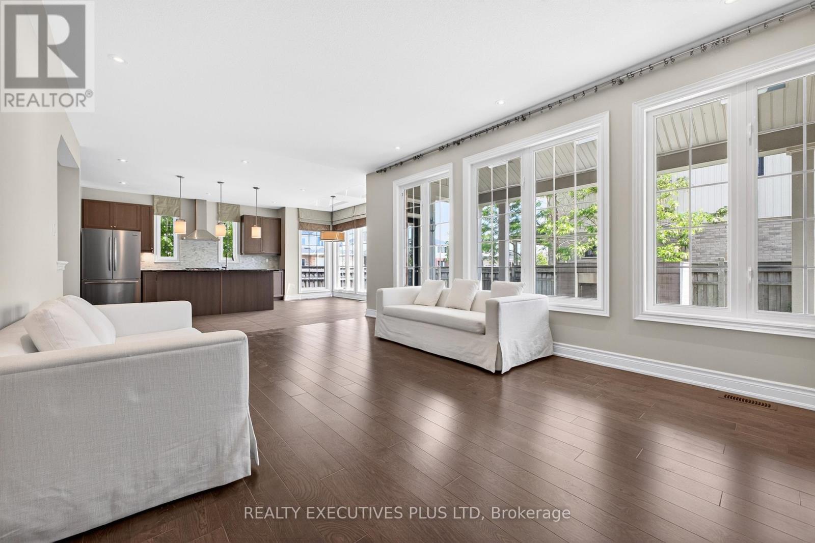 1 SUNSET WAY - Image 18