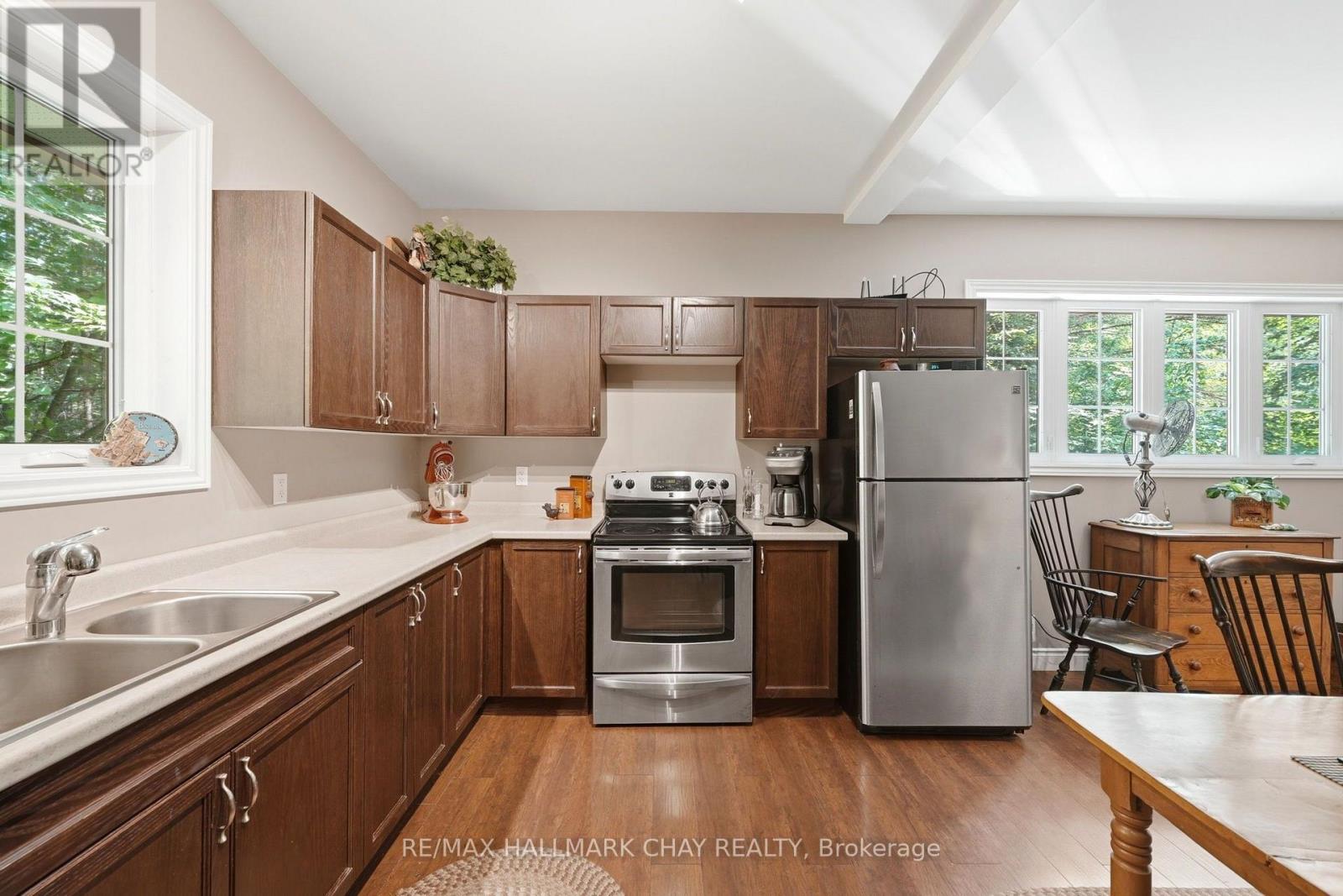 50 PRICE POINT ROAD - 11