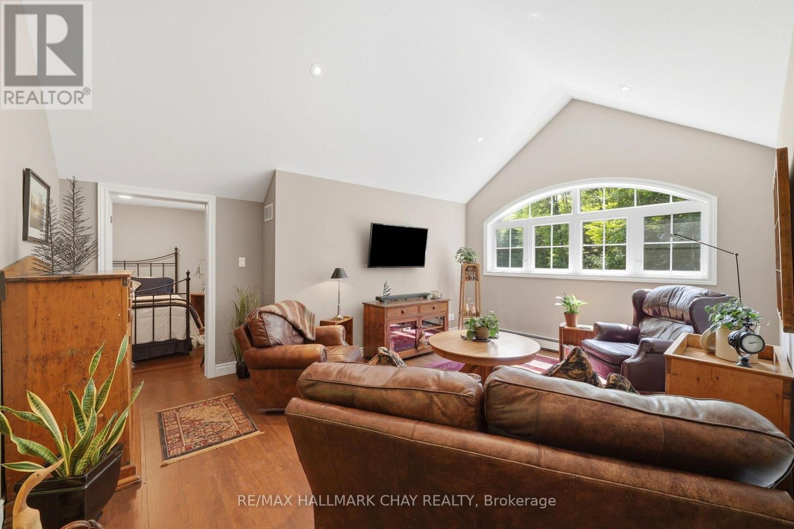 50 PRICE POINT ROAD - 13