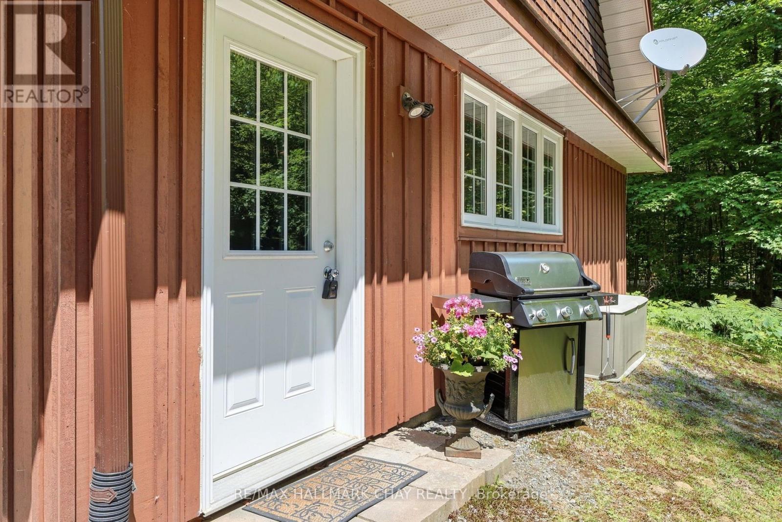 50 PRICE POINT ROAD - 6