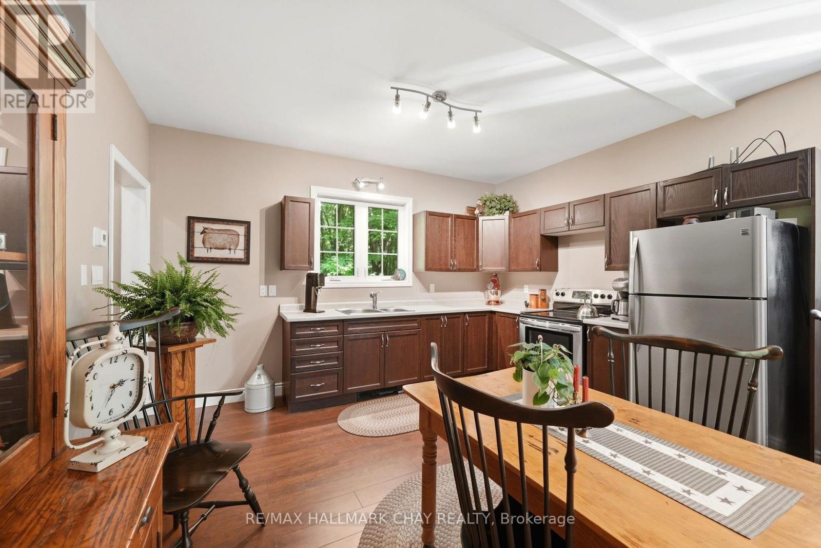 50 PRICE POINT ROAD - 9
