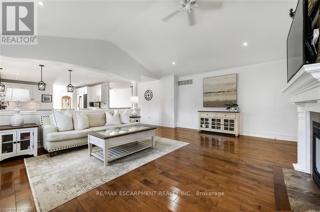 27 CARVER DRIVE - Image 16