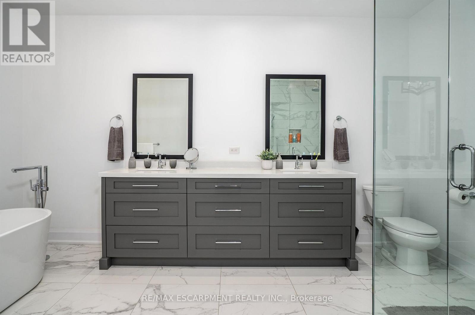 71 LLOYMINN AVENUE - Image 18