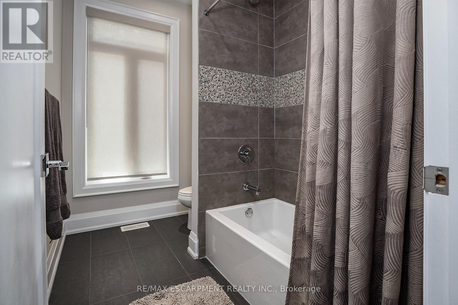71 LLOYMINN AVENUE - Image 21