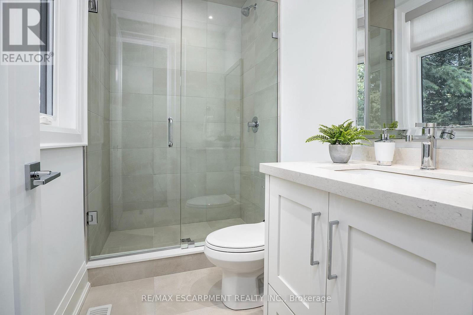 71 LLOYMINN AVENUE - Image 23