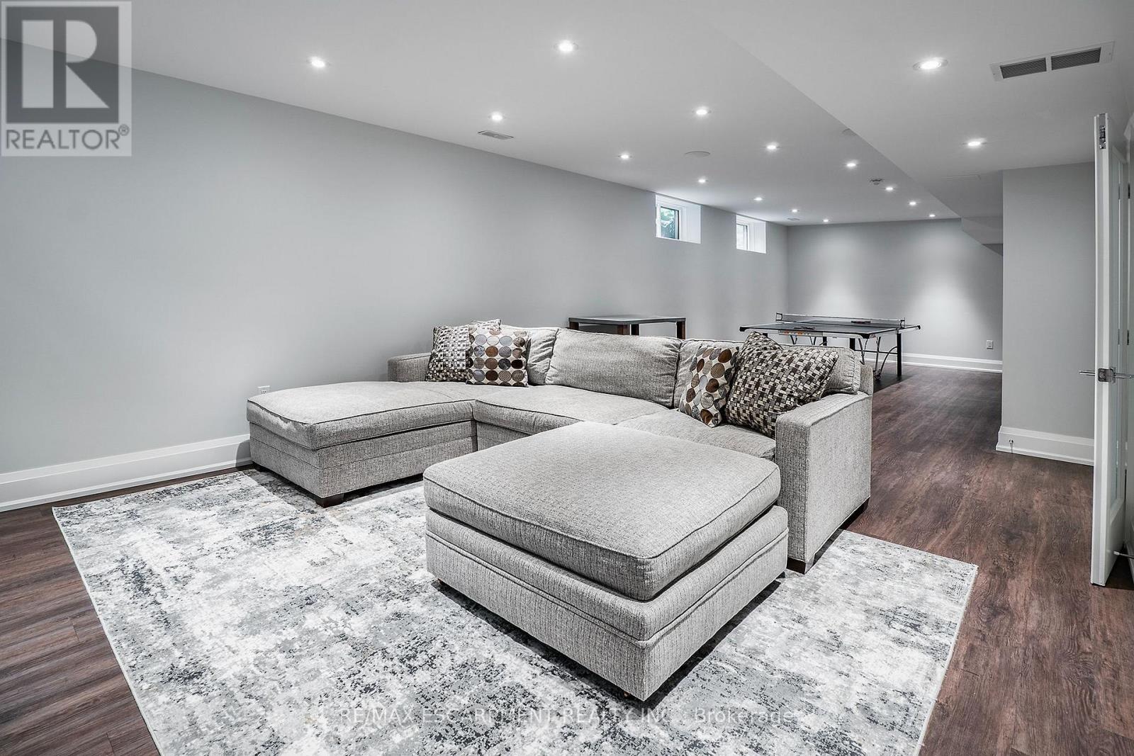 71 LLOYMINN AVENUE - Image 24