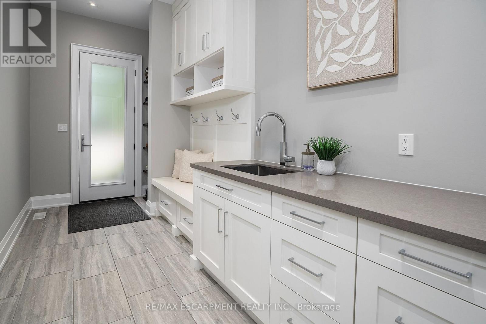 71 LLOYMINN AVENUE - Image 5
