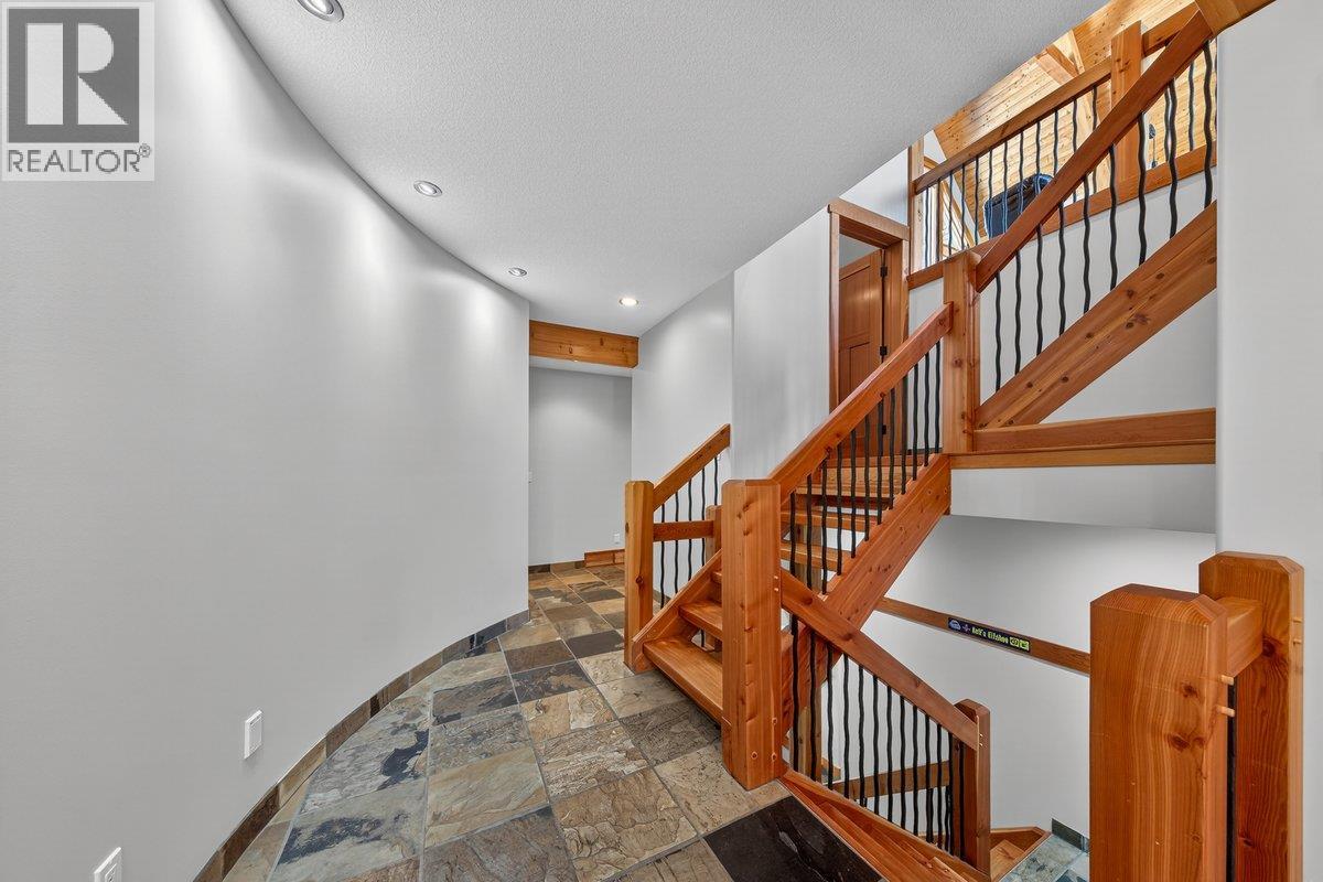 2557 LEDGEROCK Ridge, Invermere