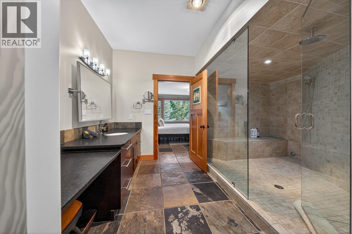 2557 LEDGEROCK Ridge, Invermere
