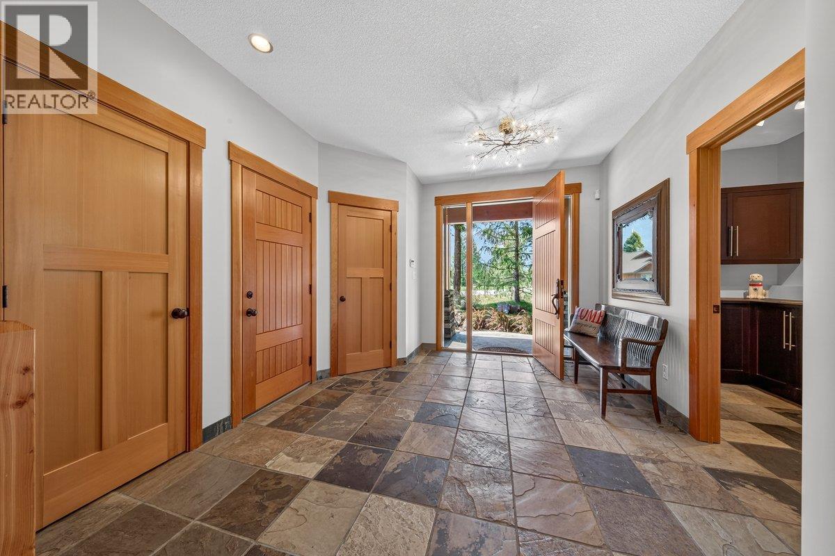 2557 LEDGEROCK Ridge, Invermere
