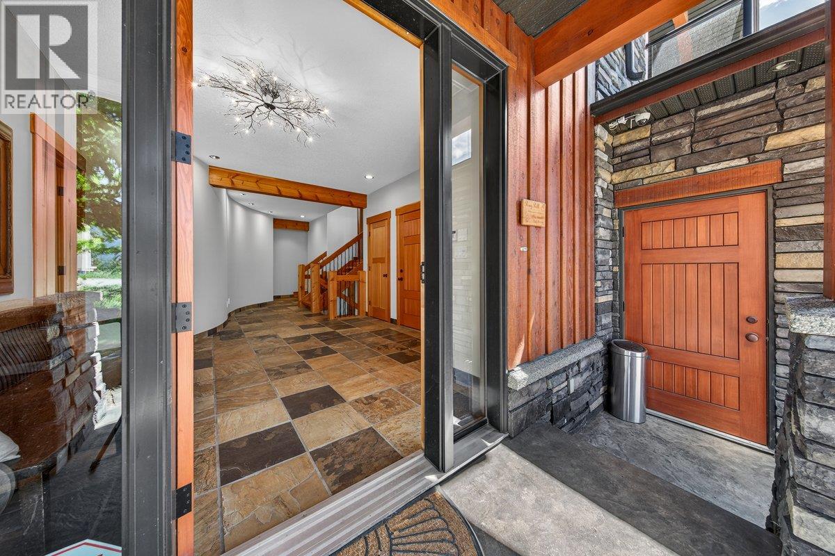2557 LEDGEROCK Ridge, Invermere