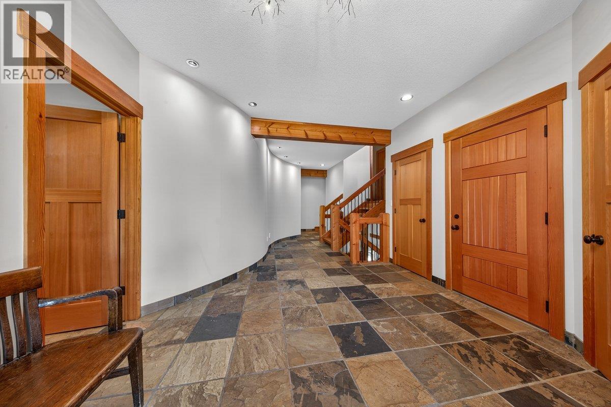2557 LEDGEROCK Ridge, Invermere