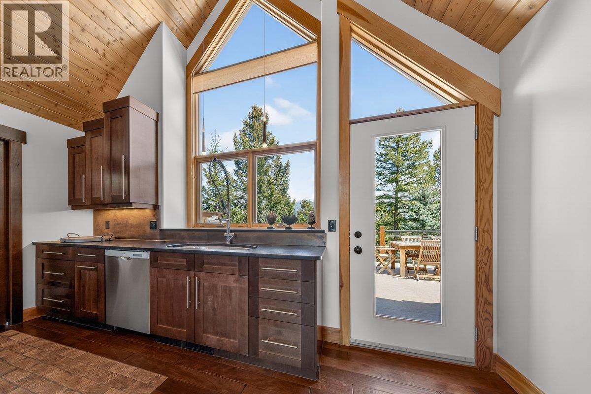 2557 LEDGEROCK Ridge, Invermere