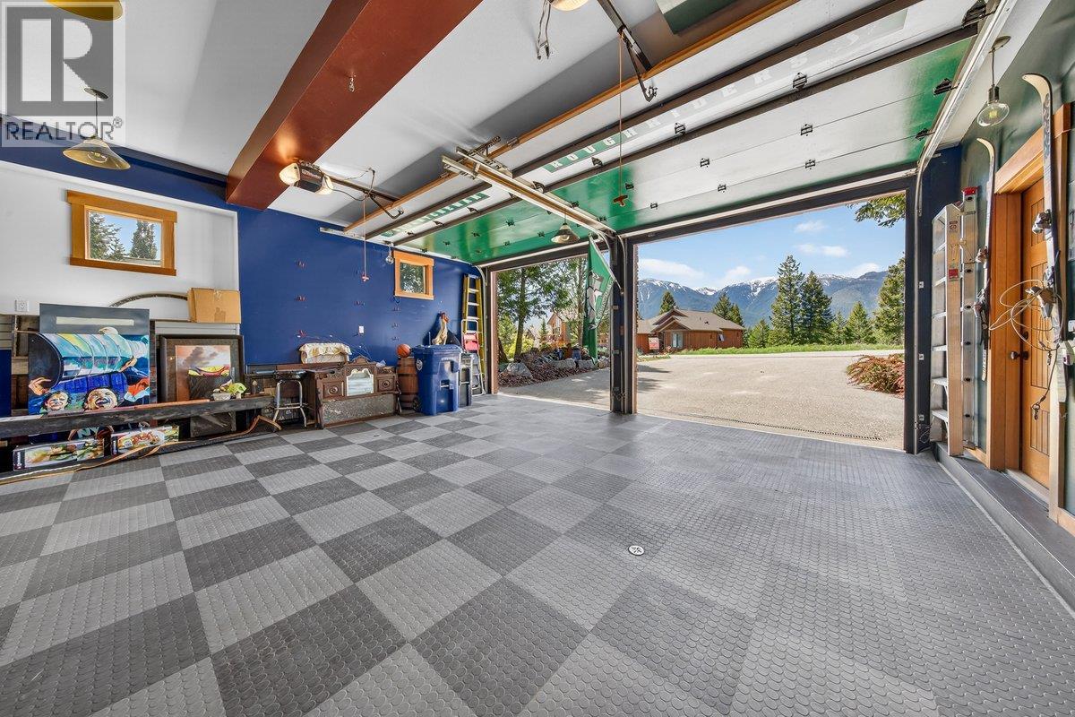 2557 LEDGEROCK Ridge, Invermere