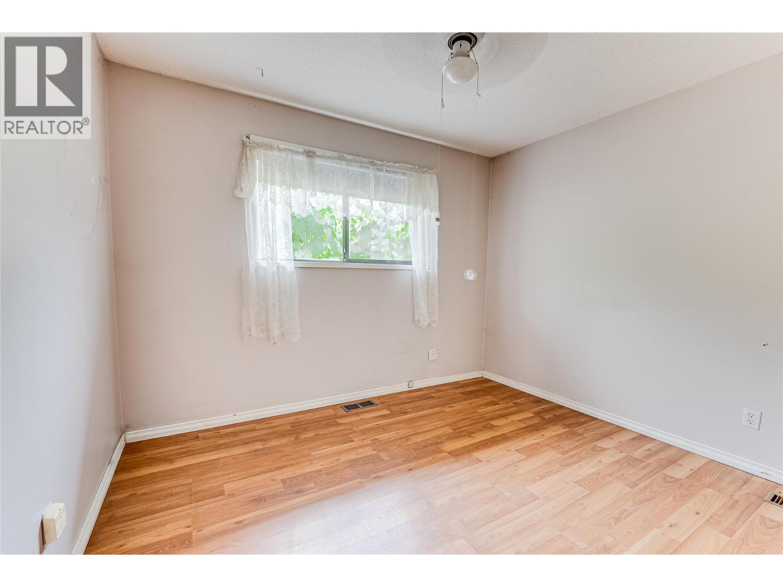 3472 Lockhart Crescent - 34