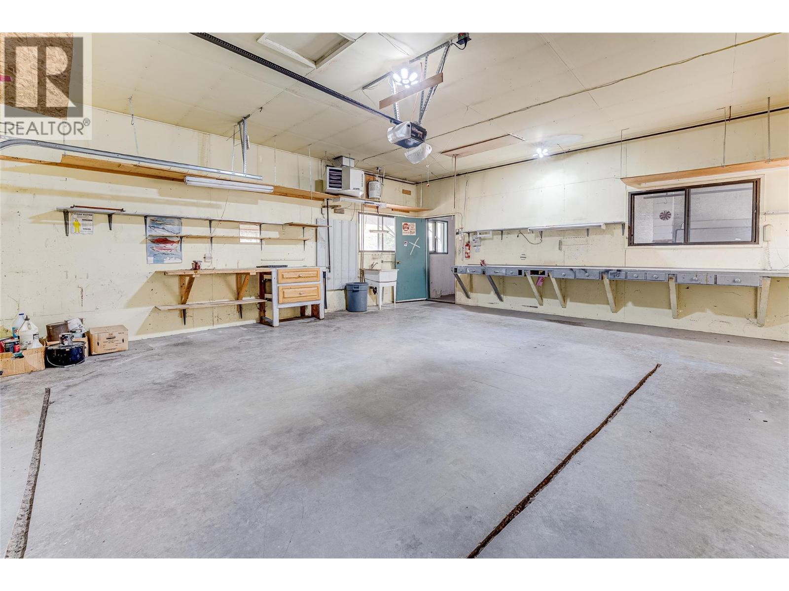3472 Lockhart Crescent - 77