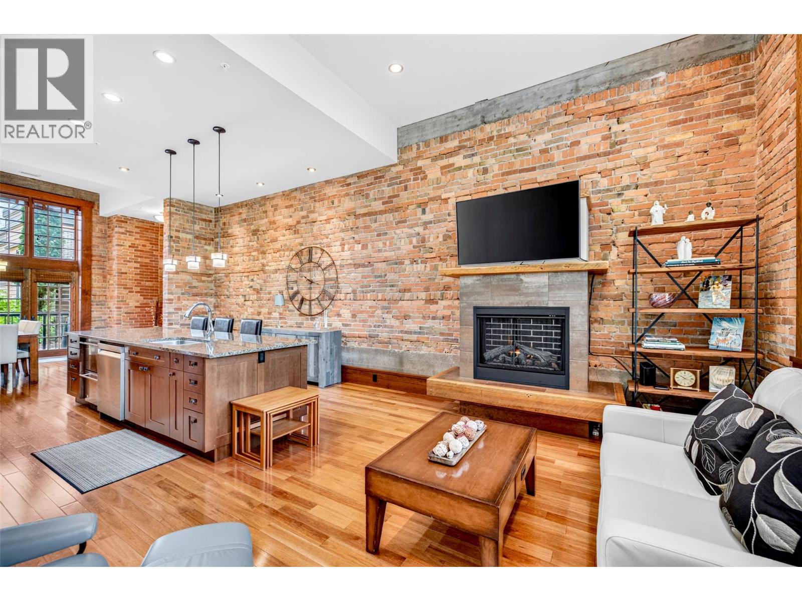 #103A 901 2nd Avenue - 17