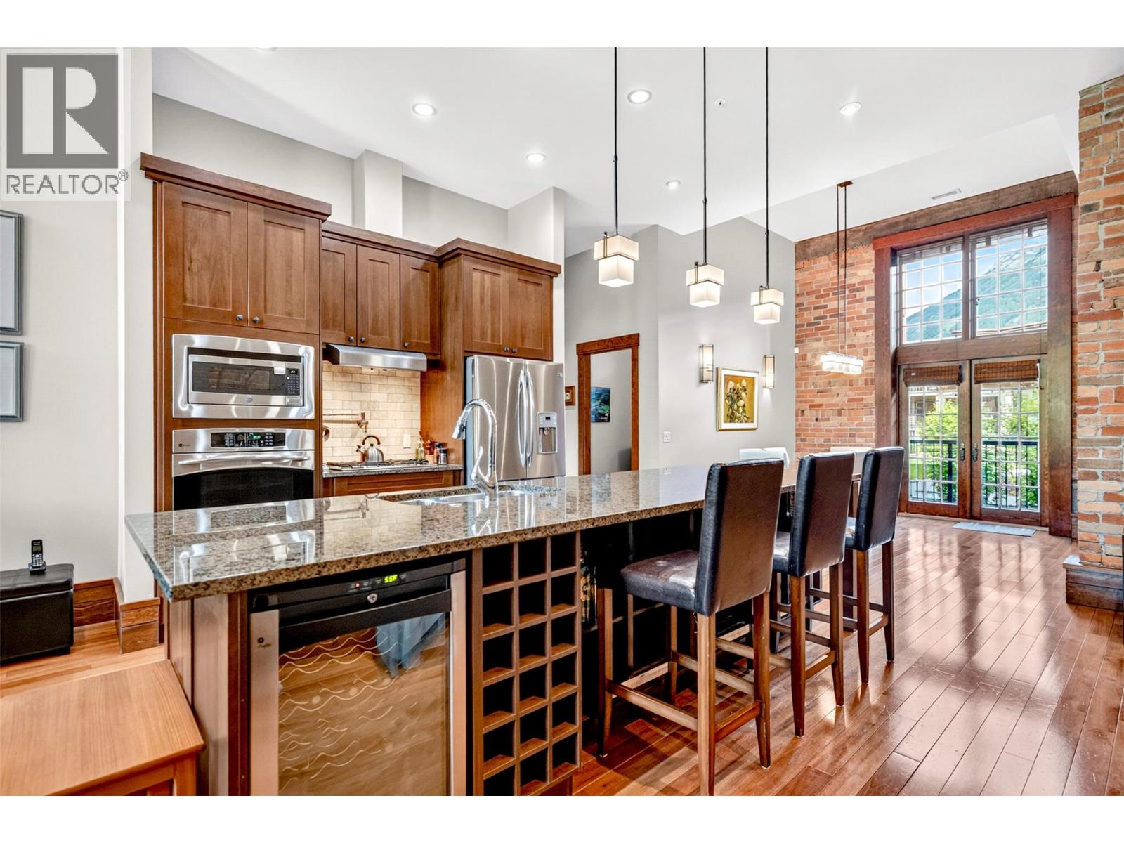 #103A 901 2nd Avenue - 10