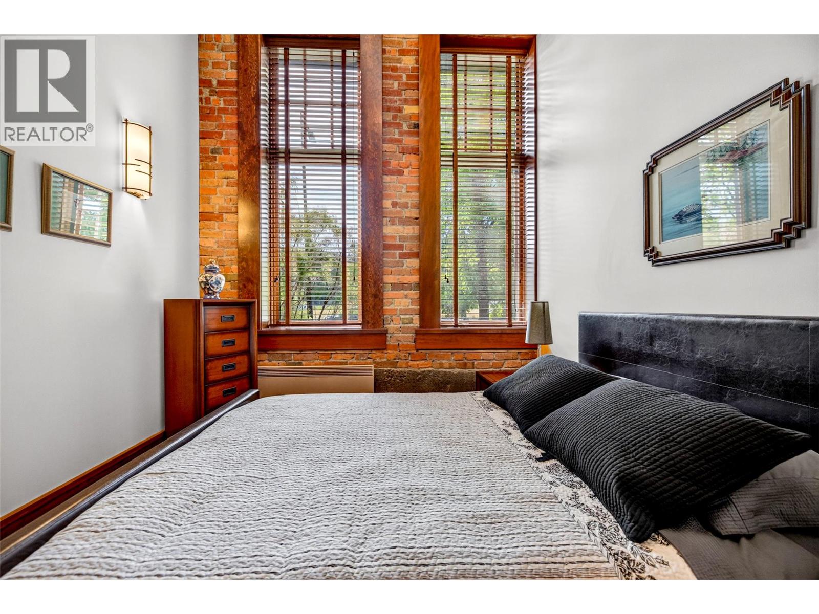 #103A 901 2nd Avenue - 40