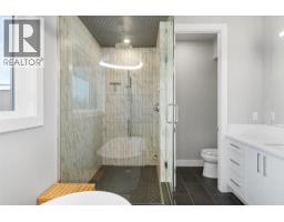 541 Clifton Court, Kelowna, BC V1V0B7 Photo 41