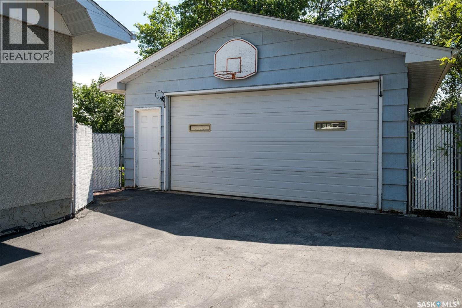 1561 Sibbald CRESCENT - 38