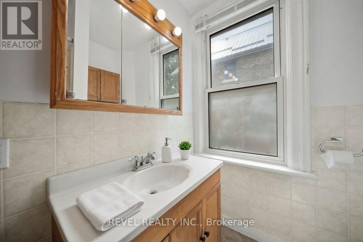 7 MAPLE STREET - 15