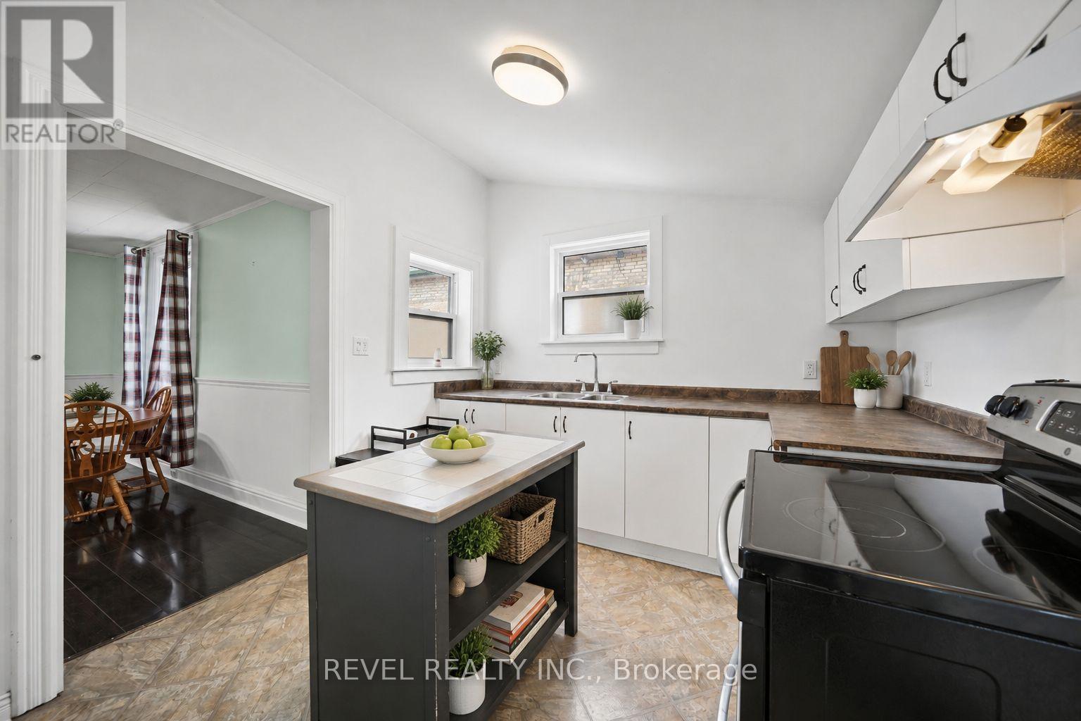 7 MAPLE STREET - 16