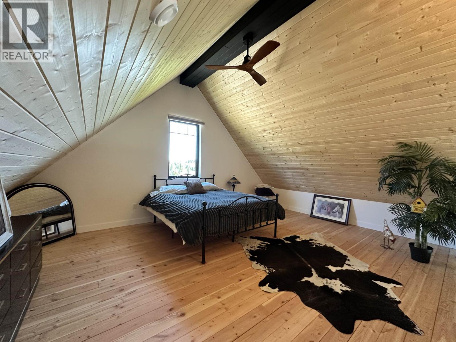 8116 N BRIDGE LAKE ROAD - Image 25
