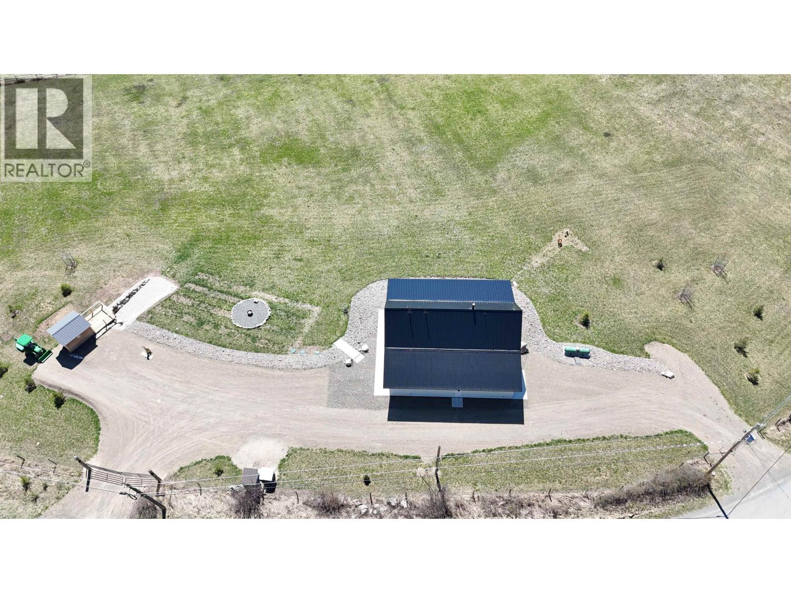 8116 N BRIDGE LAKE ROAD - Image 30