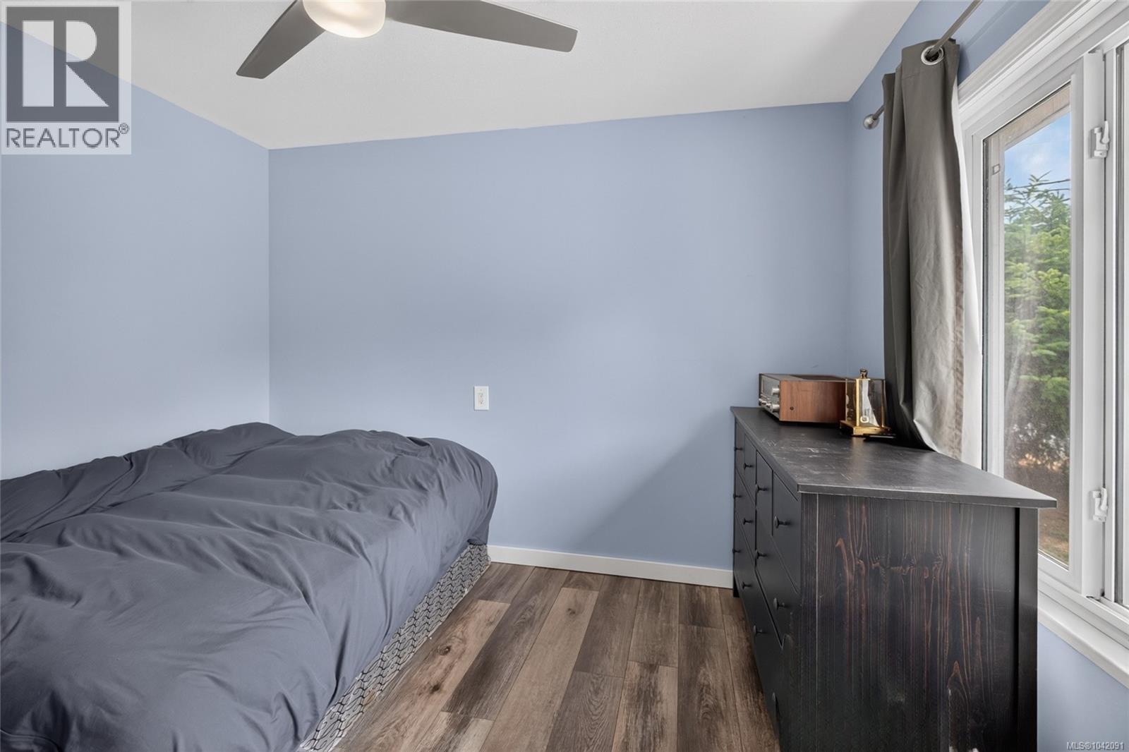 4925 Leslie Ave - Image 12