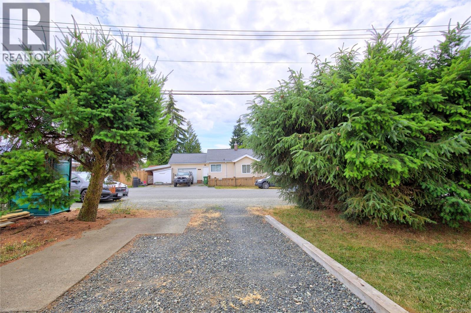 4925 Leslie Ave - Image 25