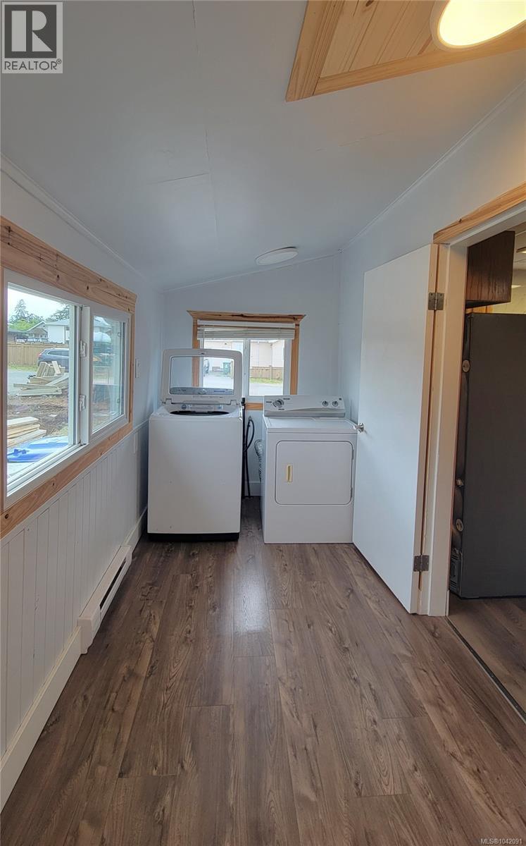 4925 Leslie Ave - Image 19