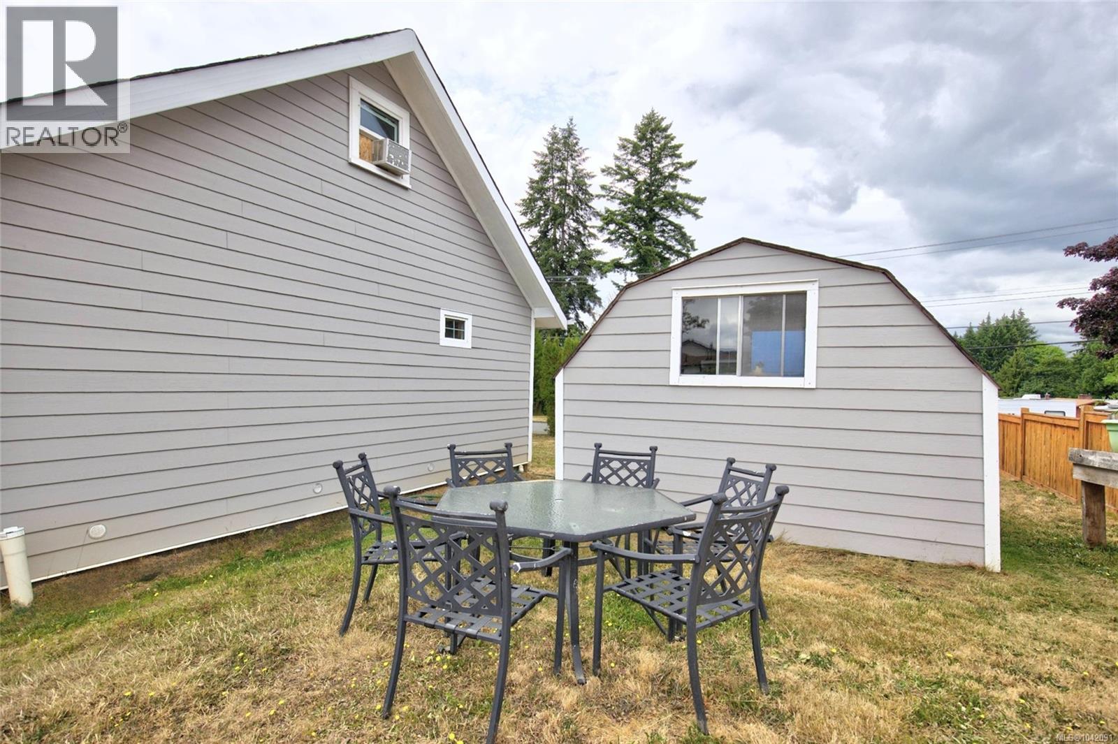4925 Leslie Ave - Image 23