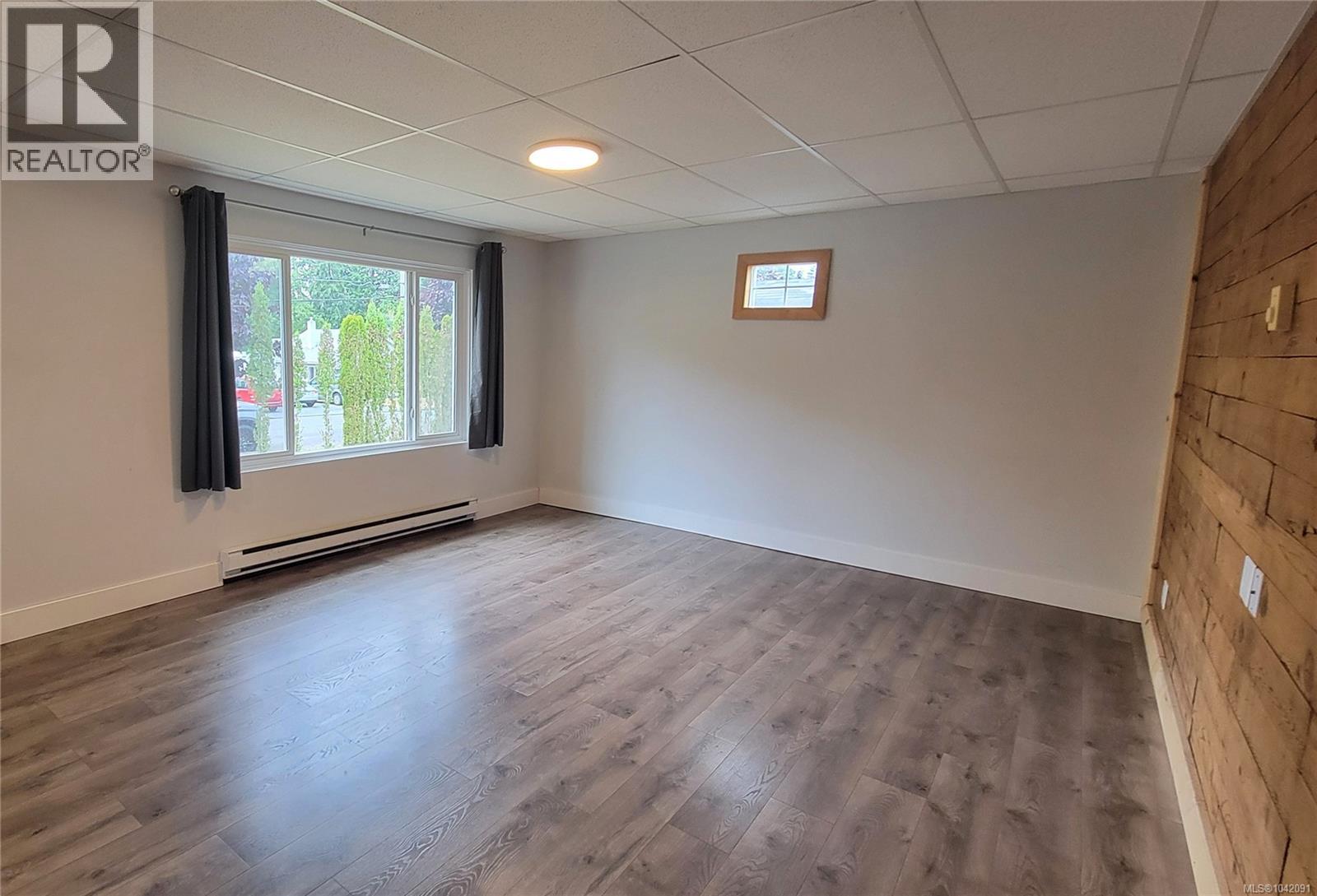 4925 Leslie Ave - Image 6