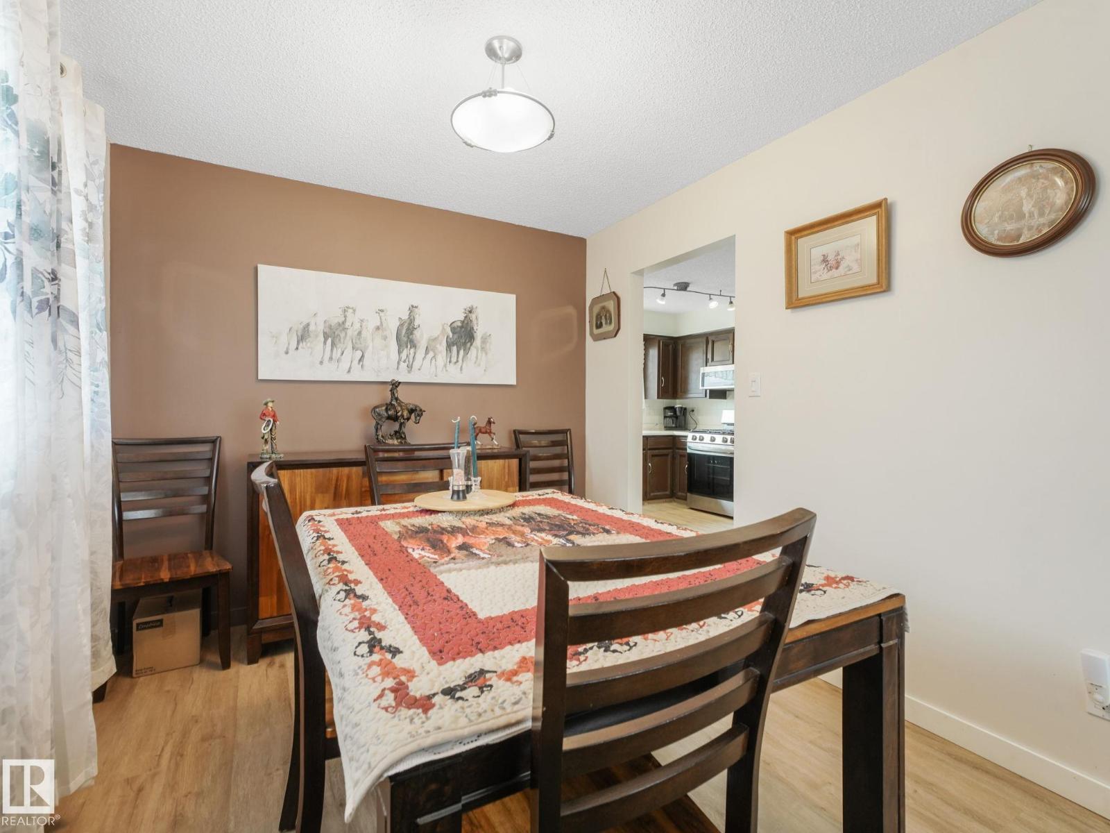 7120 39 AV NW - 24