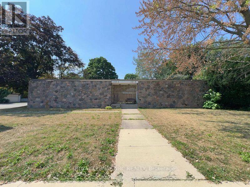 4213/4207 4213/4207 DRUMMOND ROAD - 1