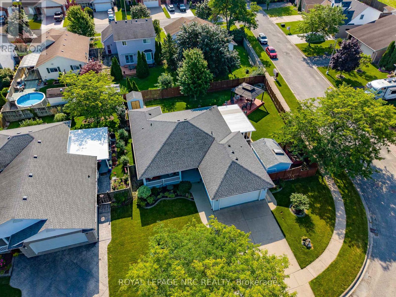 15 FOXHILL CRESCENT - Image 31