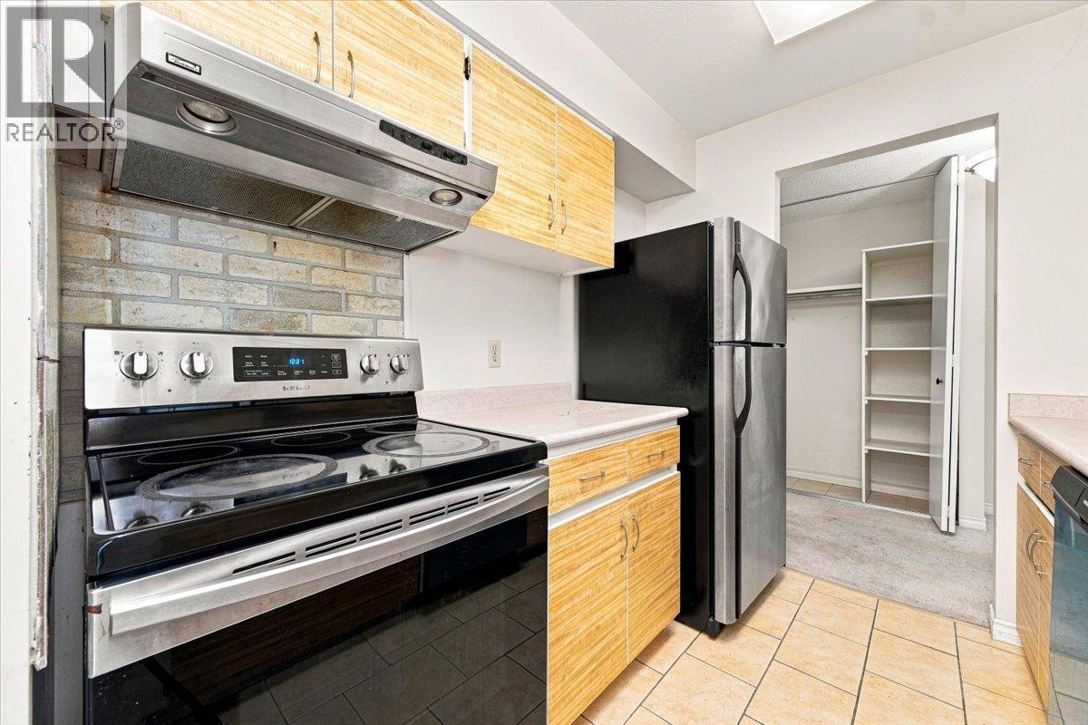705 2008 FULLERTON AVENUE, North Vancouver