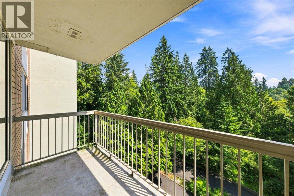 705 2008 FULLERTON AVENUE, North Vancouver