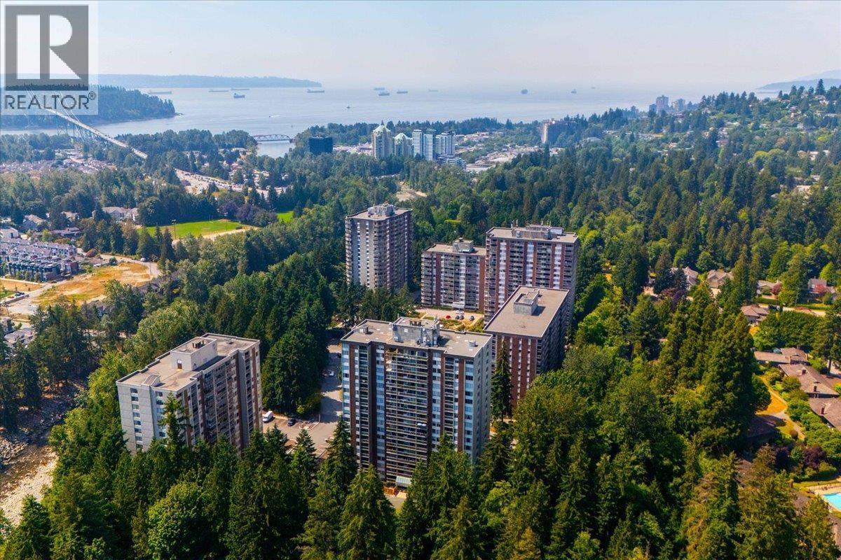 705 2008 FULLERTON AVENUE, North Vancouver